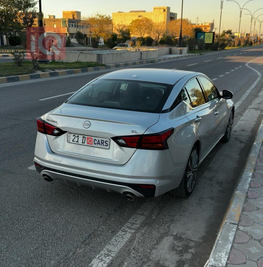 نيسان ألتيما